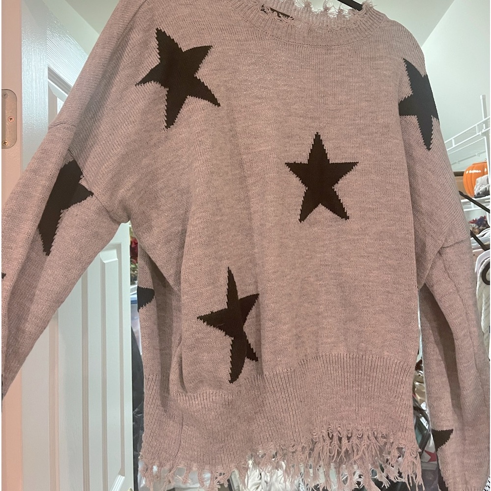 Shein Distressed Star Sweater, Perfect for the holidays!